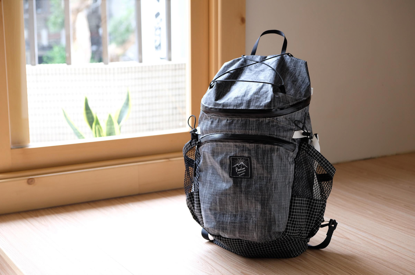 RawLow Mountain Works “DINKY X-PAC” 18L｜バッグ